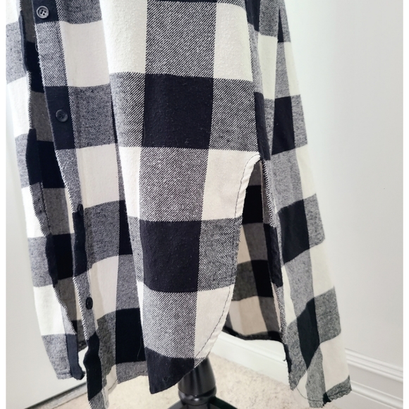 *SOLD* Plaid Black & White Sleevless Dress/Vest - Picture 5 of 9